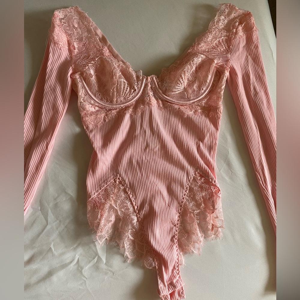 Fashion Nova Baby Pink Thong Bodysuit w/ Lace